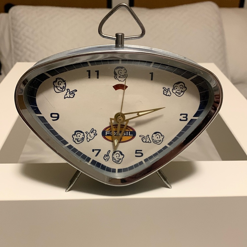 Fossil wind up vintage clock with alarm and light up hands